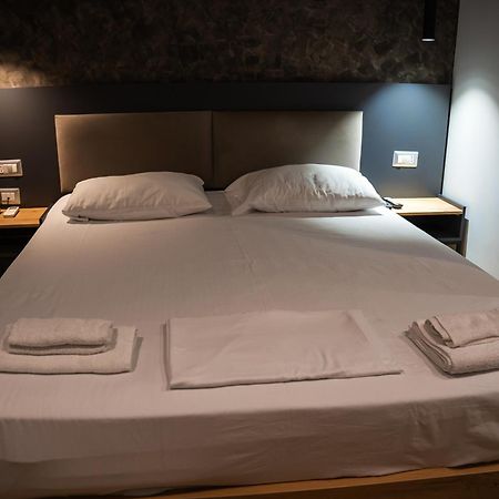 Center Boutique Hotel ติรานา ภายนอก รูปภาพ