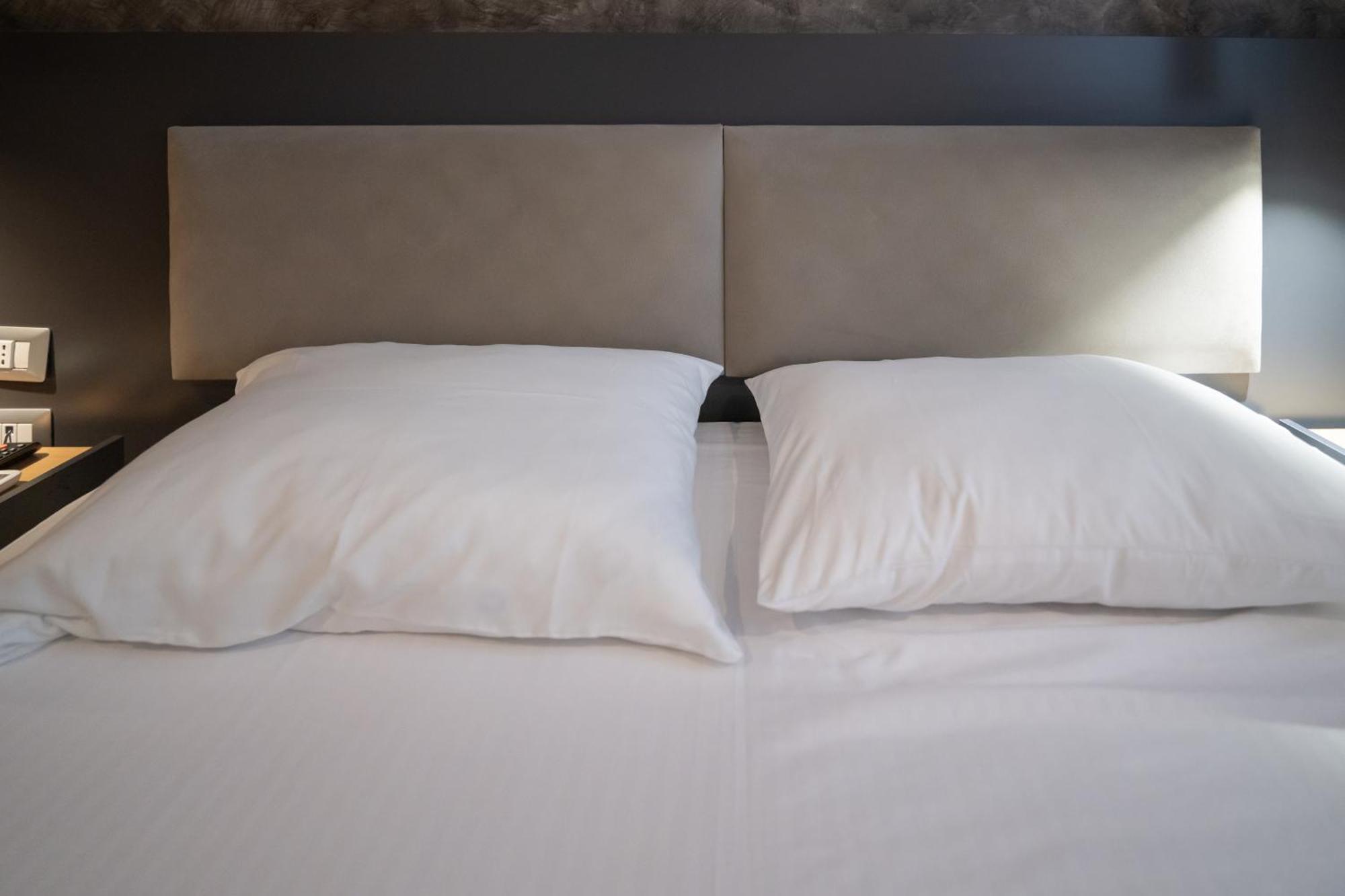 Center Boutique Hotel ติรานา ภายนอก รูปภาพ