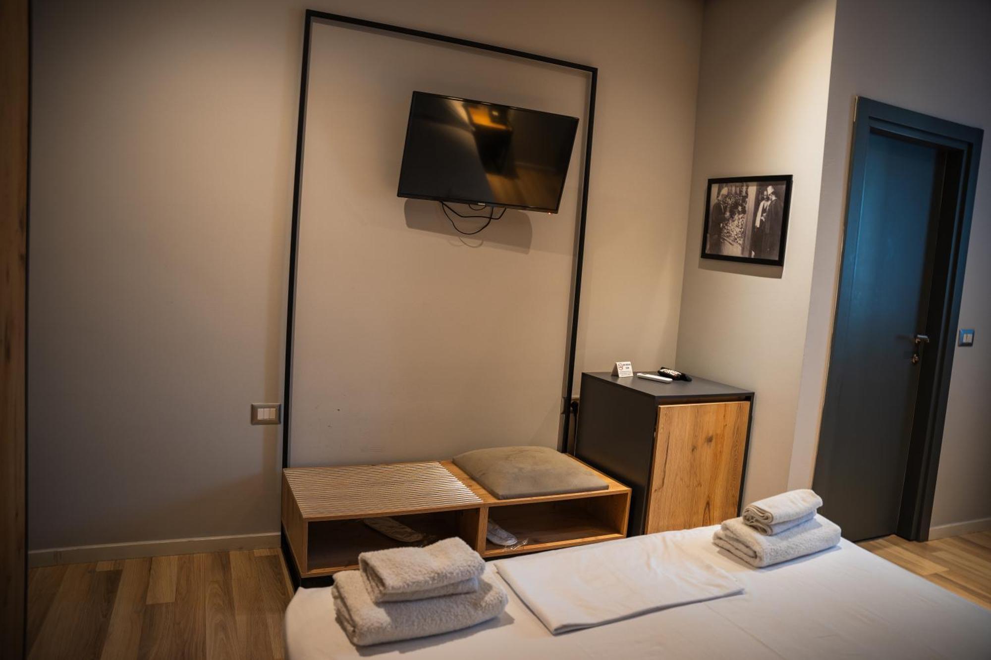 Center Boutique Hotel ติรานา ภายนอก รูปภาพ