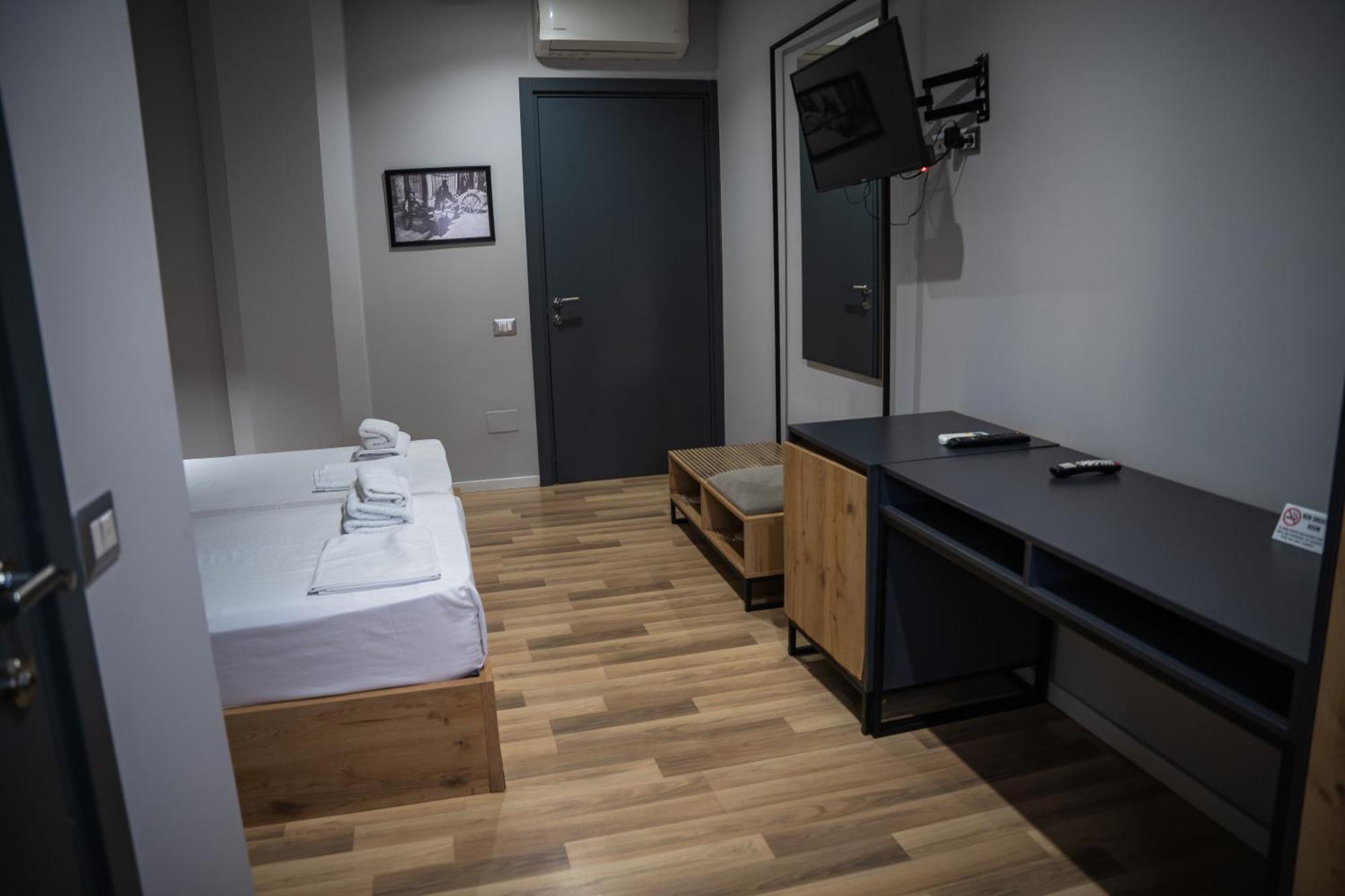 Center Boutique Hotel ติรานา ภายนอก รูปภาพ
