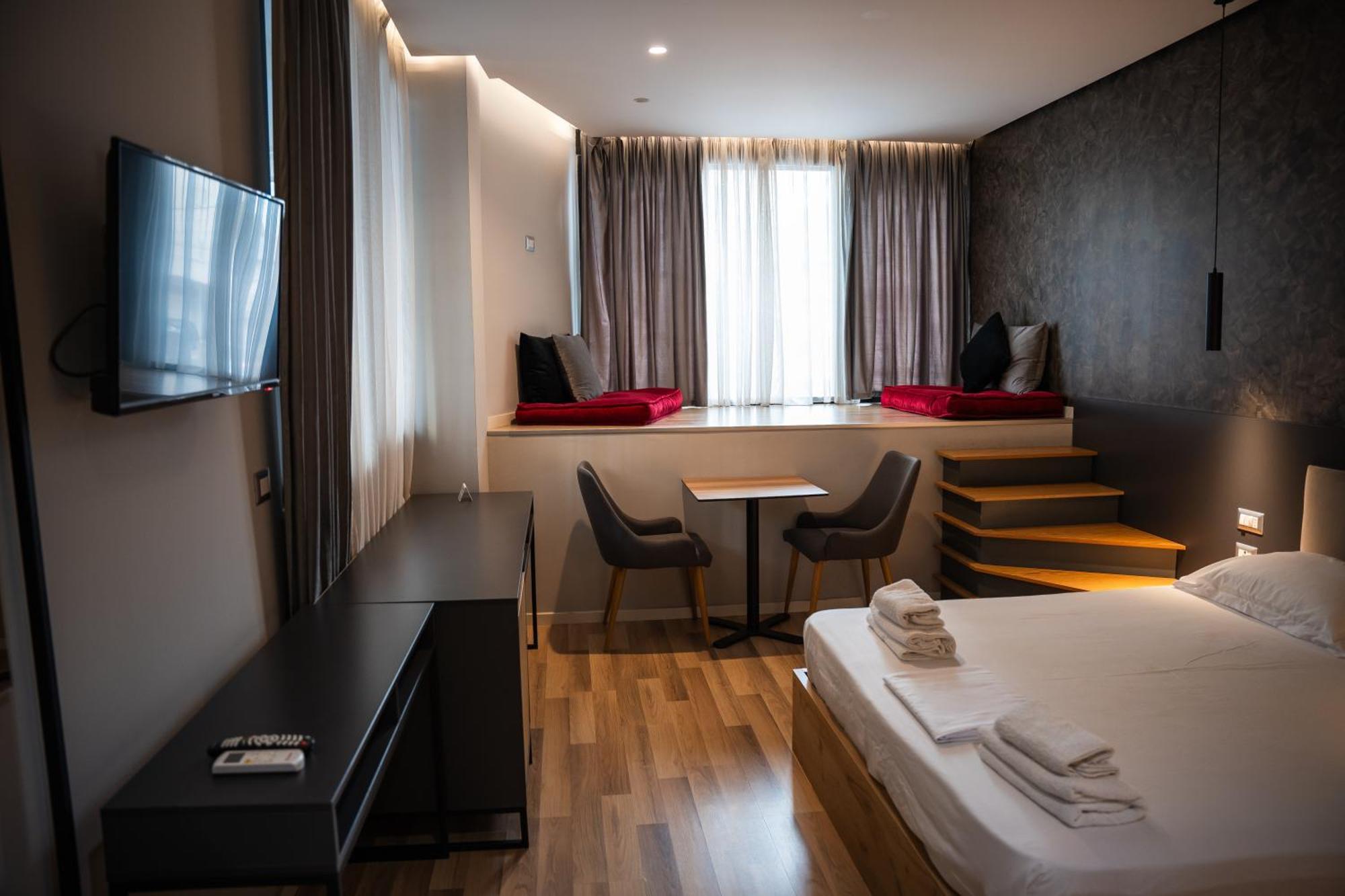 Center Boutique Hotel ติรานา ภายนอก รูปภาพ