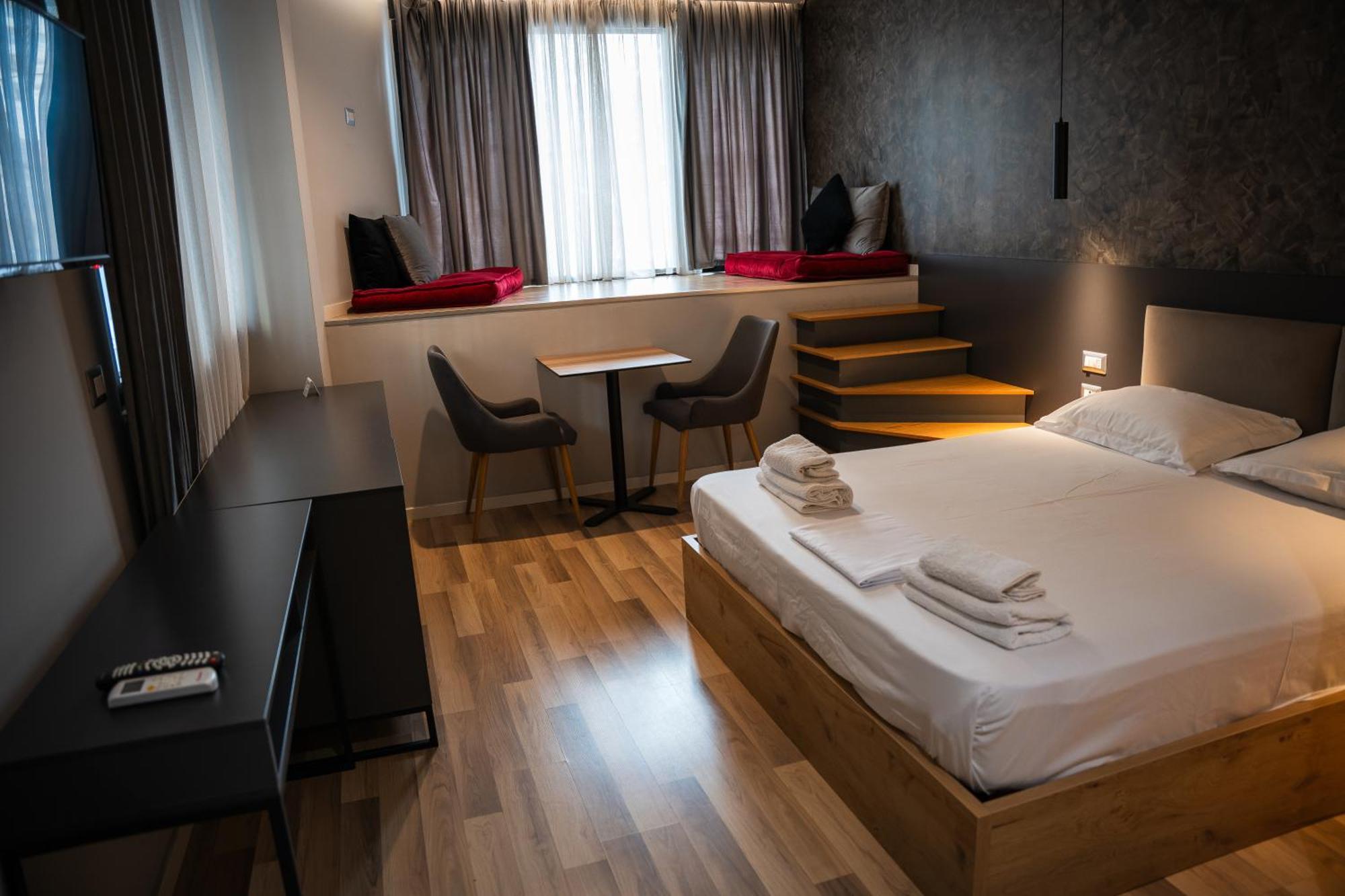Center Boutique Hotel ติรานา ภายนอก รูปภาพ