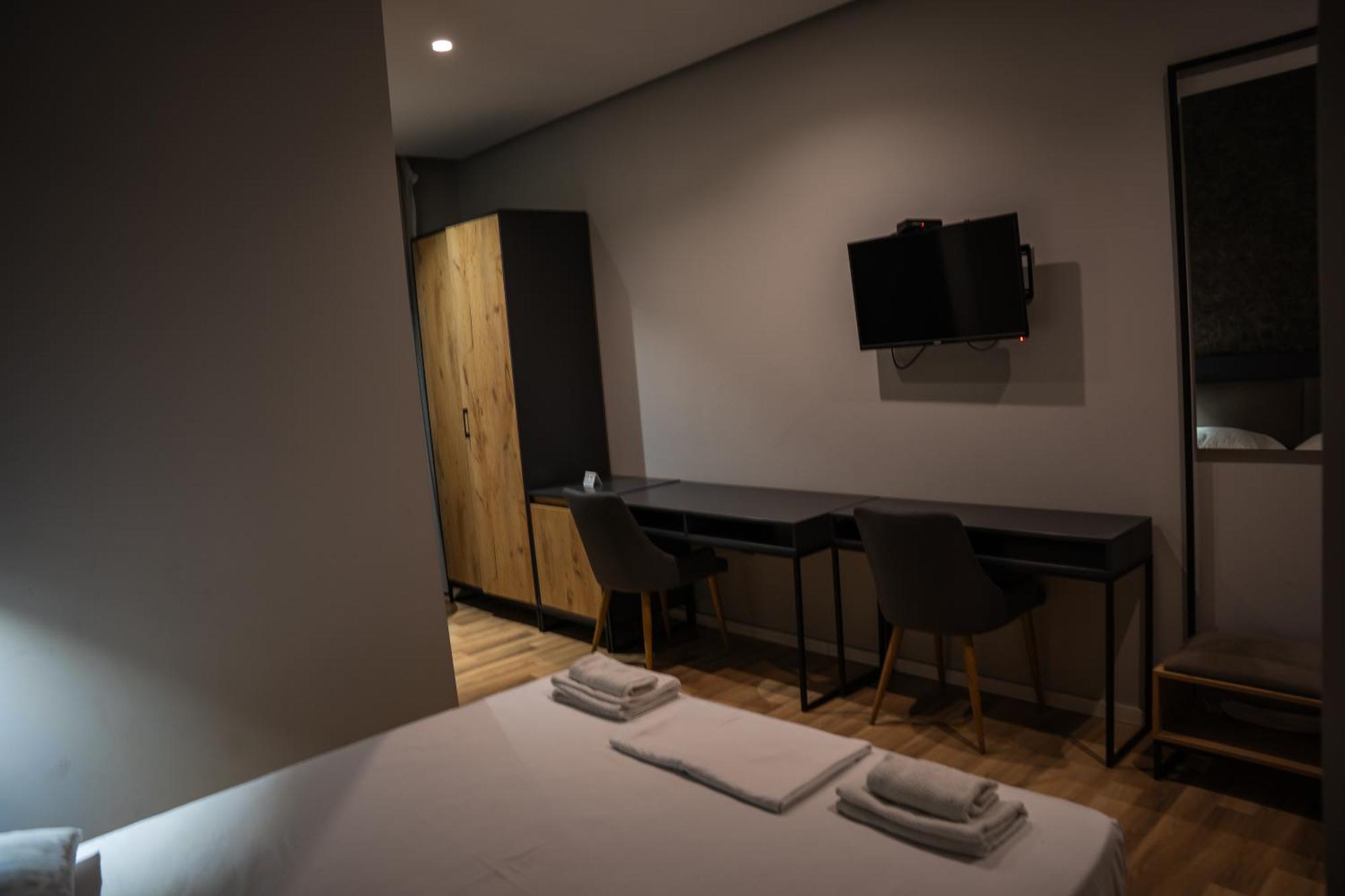 Center Boutique Hotel ติรานา ภายนอก รูปภาพ